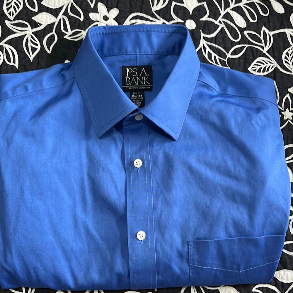 (320)NWOT Mens long sleeve dress shirt by Jos A Bank.  15 1/2–34. Royal blue.